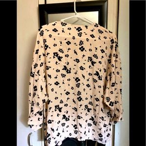 SOLD UNIQLO blouse